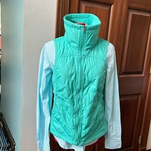 Columbia  Vest  Full zip front  3 pockets turtleneck  mint green quilted  size S